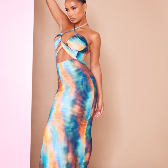 PRETTYLITTLETHING plisse dress - Picture 3 of 7